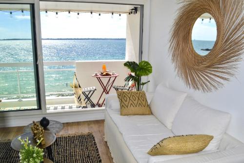 -Le Phare- Front de mer a Concarneau avec balcon