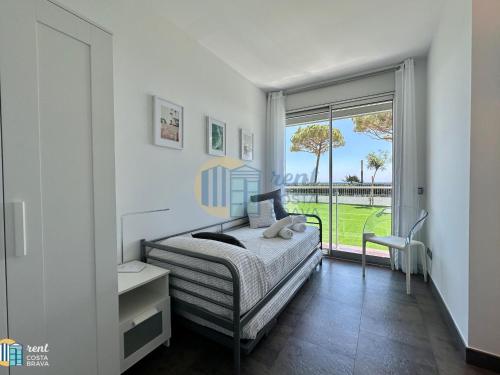 Postel nebo postele na pokoji v ubytování Apartamento Nereides by Rent Costa Brava