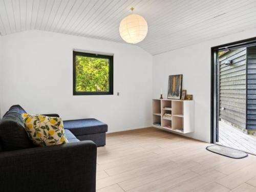 Un lugar para sentarse en Holiday Home Benni - 120m to the inlet by Interhome