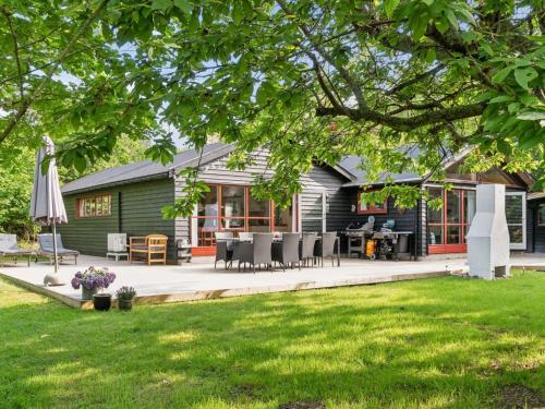 Un jardín fuera de Holiday Home Benni - 120m to the inlet by Interhome