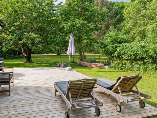 Un jardín fuera de Holiday Home Benni - 120m to the inlet by Interhome