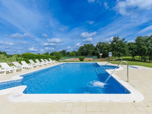 Πισίνα στο ή κοντά στο Apartment Macini-1 by Interhome