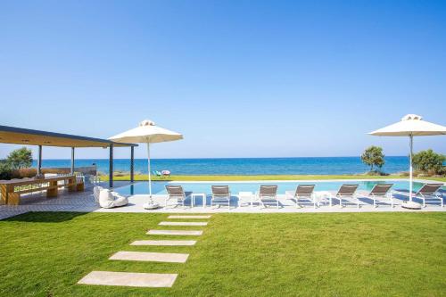 Liam Beach Front Luxury Villa with 100m2 infinity pool