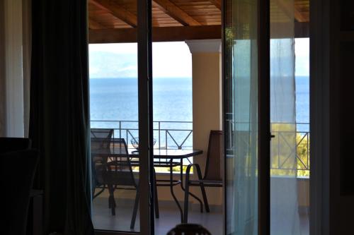 Tsaki seaview apartment