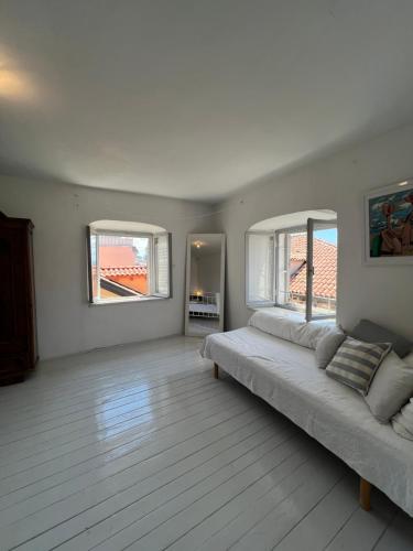 Light filled spacious penthouse in Šibenik city centre