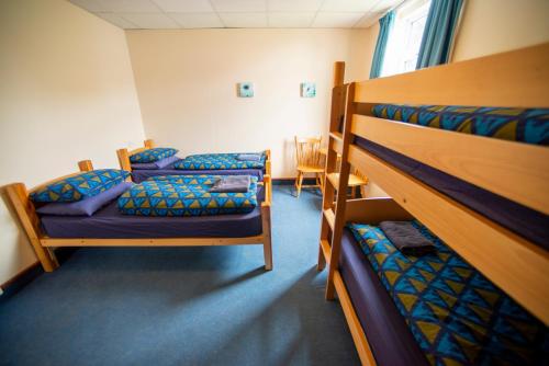 4-Person Private Room