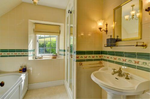 Koupelna v ubytování Oare Manor Cottage