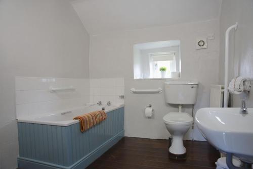 Koupelna v ubytování George's Cottage