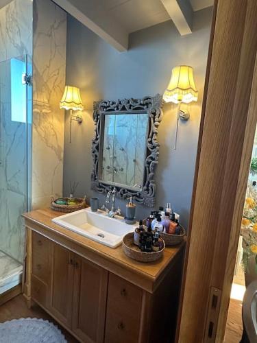 Salty suite -Syros