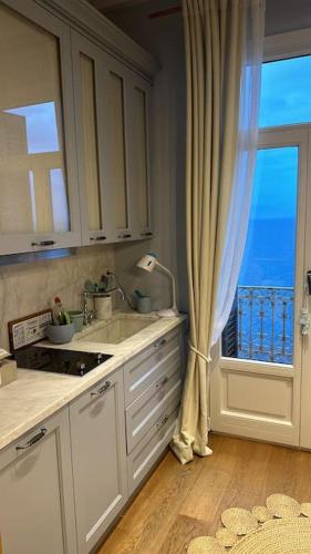 Salty suite -Syros