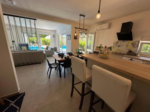 Lemon beach house