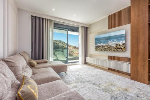 Posezení v ubytování ViVi Homes - Sunny Views Wellness, Gym, Pool & Sea view