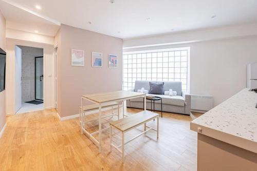 Charme Parisien 6 Personnes, 2 chambres, 19ème