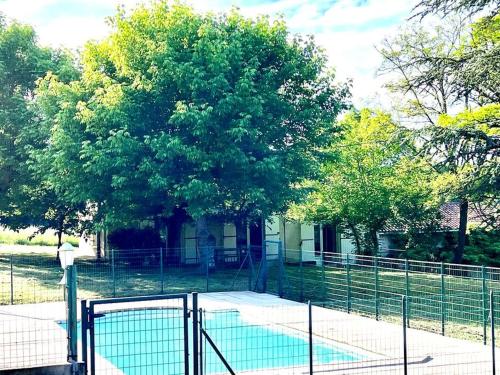 Πισίνα στο ή κοντά στο Cocon de verdure avec Piscine privée