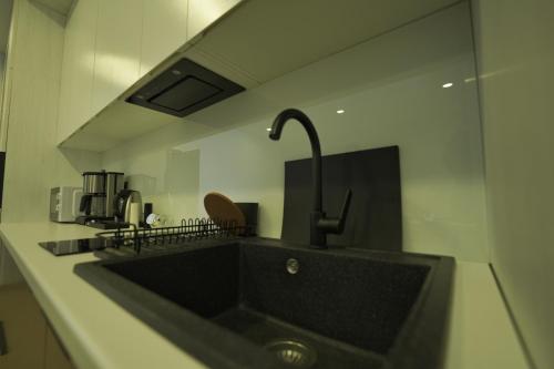 Una cocina o zona de cocina en 4Guest Hotel