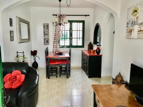 Casa KazBar, lovely 1 bed villa & communal pool