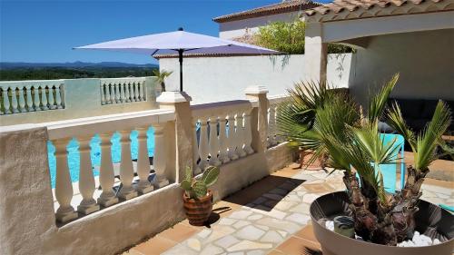 Logement indépendant, piscine, pool-house et terrasse privés