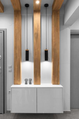 Wood n White, Nilie Hospitality MGMT