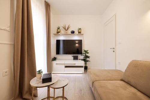 De Clave Luxury Apartment