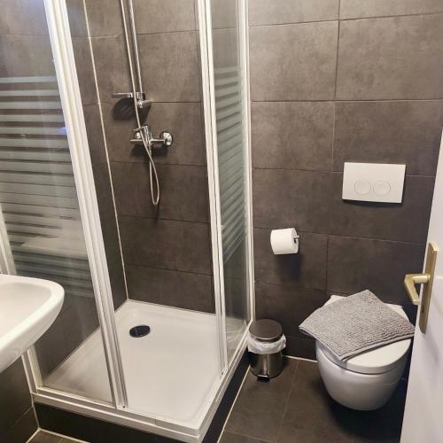 Ένα μπάνιο στο Harmony - 4 Schlafzimmer 2 Bäder Ganzes Apartement