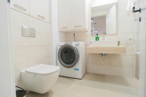 Ένα μπάνιο στο Vulcan Residences - Premium Apartments