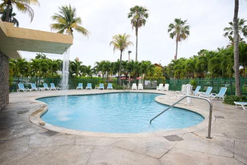 Бассейн в Fairway Inn Florida City Homestead Everglades или поблизости