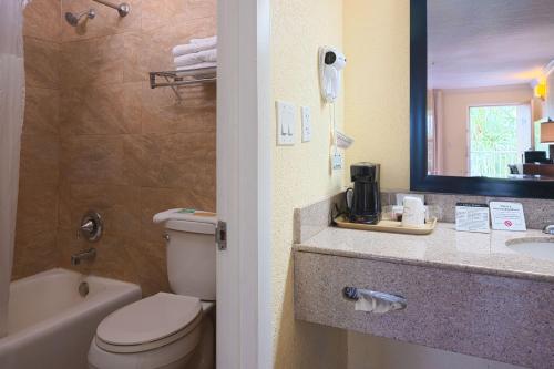 Ванная комната в Fairway Inn Florida City Homestead Everglades