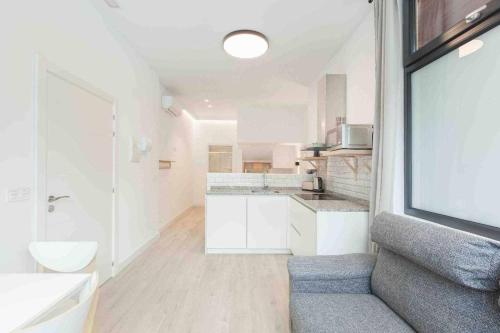 A bathroom at LUR Apartments Getaria