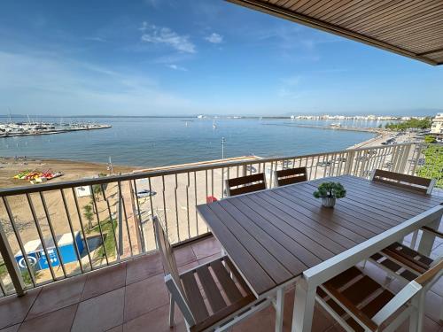 Agi Avenida Apartments