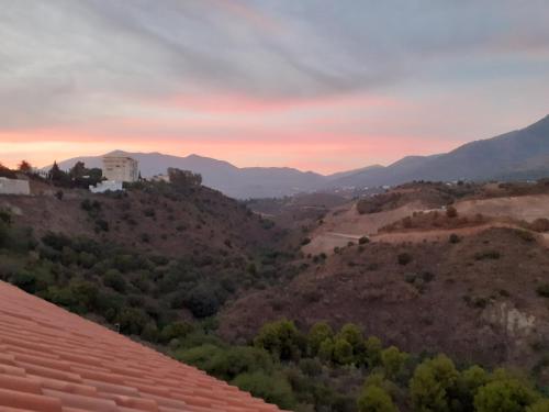 3 Bed Apartment Sleeps 5 - 2 Pools - Smart Tv