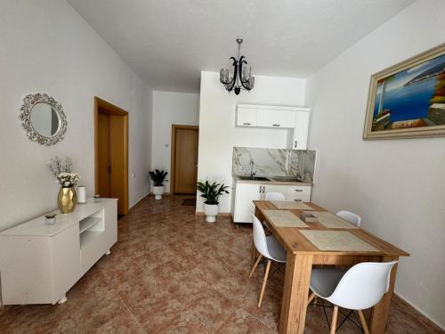 Gambar di galeri bagi Villa Kurti di Durrës
