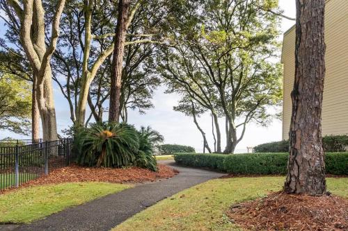 Dreamy HHI Retreat with Pool, Gym photo 22