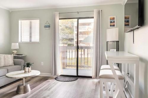 Dreamy HHI Retreat with Pool, Gym photo 28