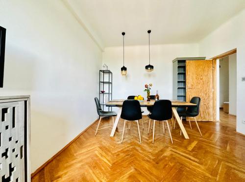 Posedenie v ubytovaní Apartament z widokiem na Pałac i Kościół.