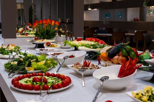 Comida en o cerca de este hotel