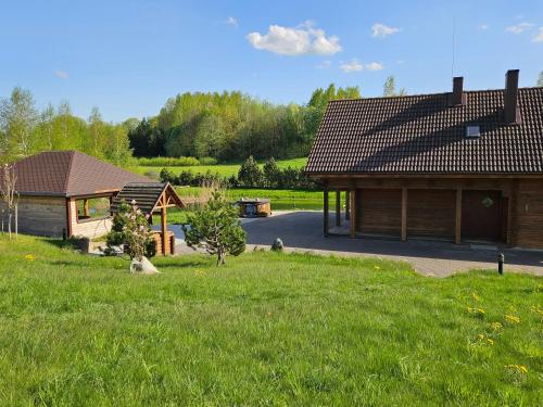 Puutarhaa majoituspaikan Relax House ulkopuolella