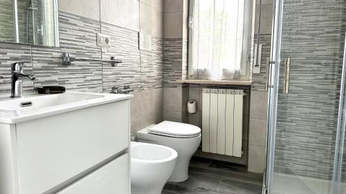 Ένα μπάνιο στο M393 - Marcelli, nuovo quadrilocale a 200mt dal mare