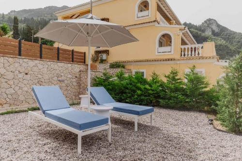 Nespecifikovaný výhled na hory nebo výhled na hory při pohledu z aparthotelu