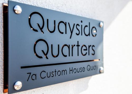 Certificado, premio, señal o documento que está expuesto en Quayside Quarters