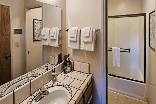 Koupelna v ubytování Tee Time Terrace