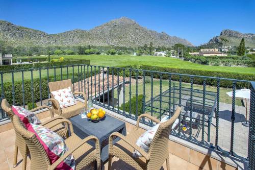 Villa Hort de Siller by Villa Plus