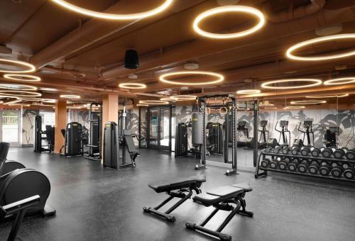 Fitness centrum a/nebo fitness zařízení v ubytování Sandbourne Santa Monica, Autograph Collection