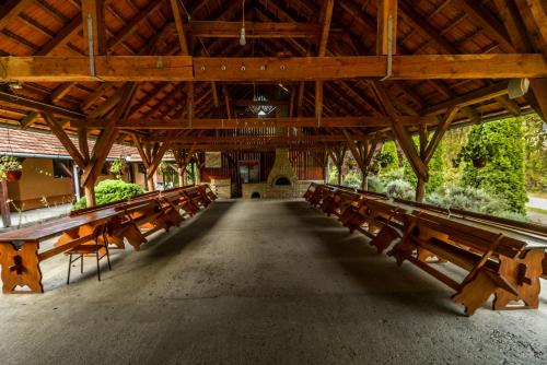 Restoran või mõni muu söögikoht majutusasutuses Torontal