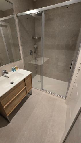Salle de bains dans l'établissement Hostal Rambla 24 by Holihome