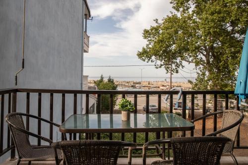 Galería fotográfica de Manos Kritikakis Apartments en Platamonas