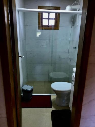 Bilik mandi di cabana e casa de campo bromélia