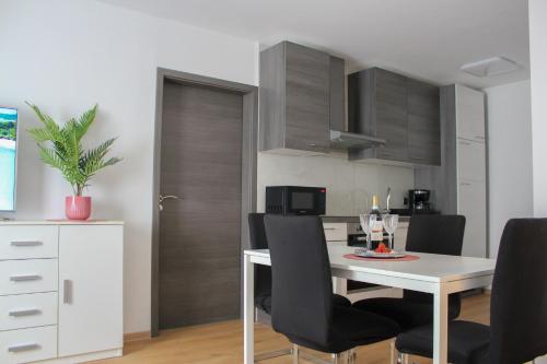 L&S Apartment