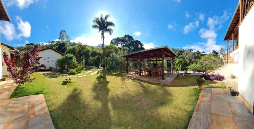 Taman di luar Pousada Chico Anjo