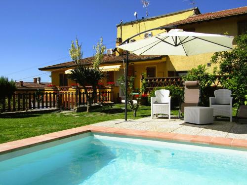 Bazén v ubytování Casina di Desiree e Aurora nebo v jeho okolí