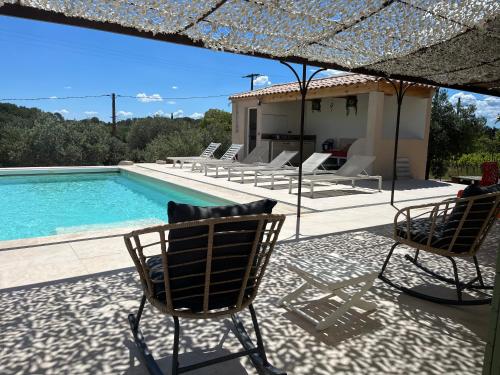 Πισίνα στο ή κοντά στο Bastide 13 couchages - PADEL - juillet-Août à la semaine - Domaine de la Louve